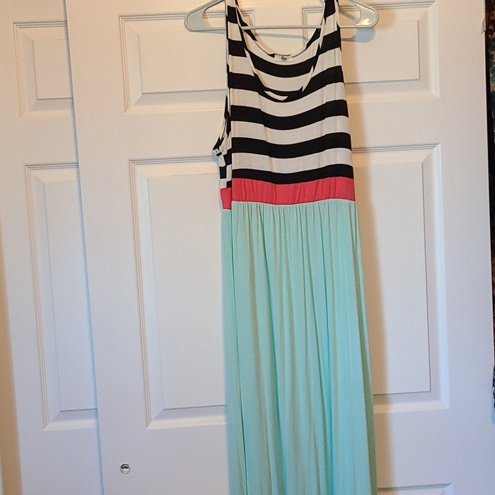 Égs maxi dress with POCKETS